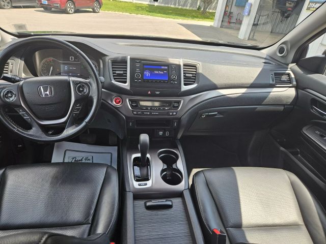Vehicle image 41 of 77