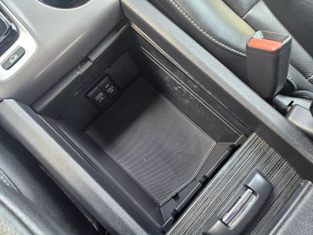 Vehicle image 52 of 77