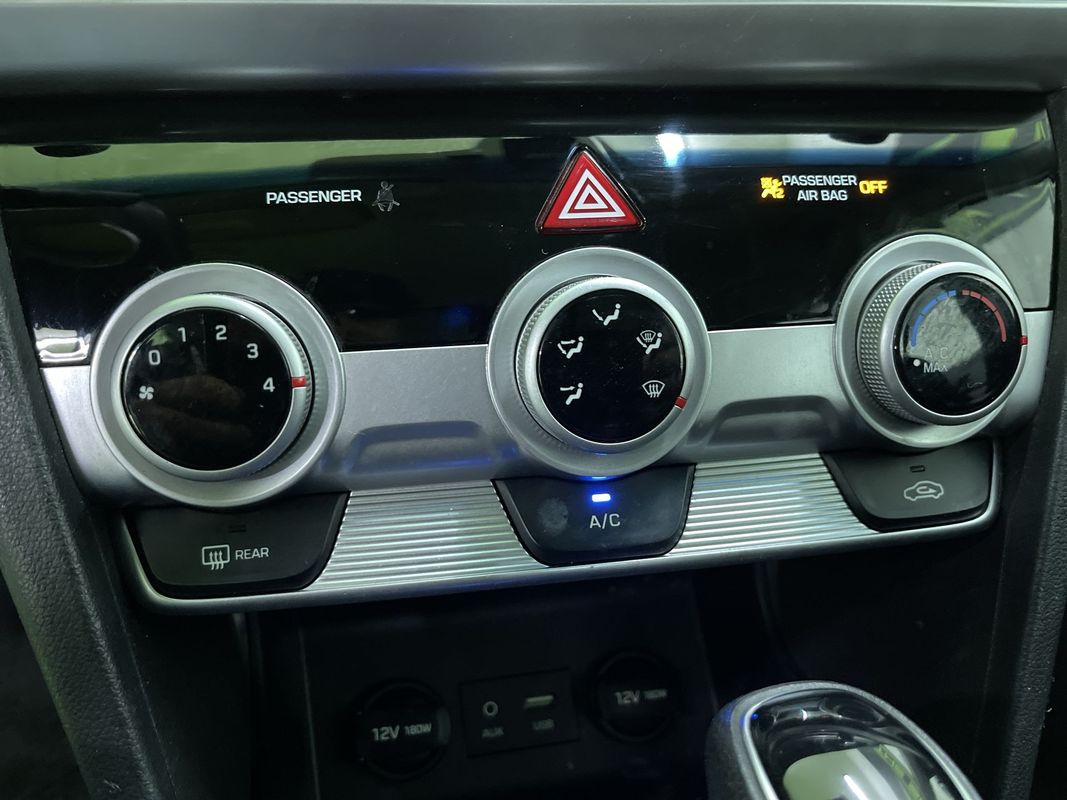 Vehicle image 22 of 28