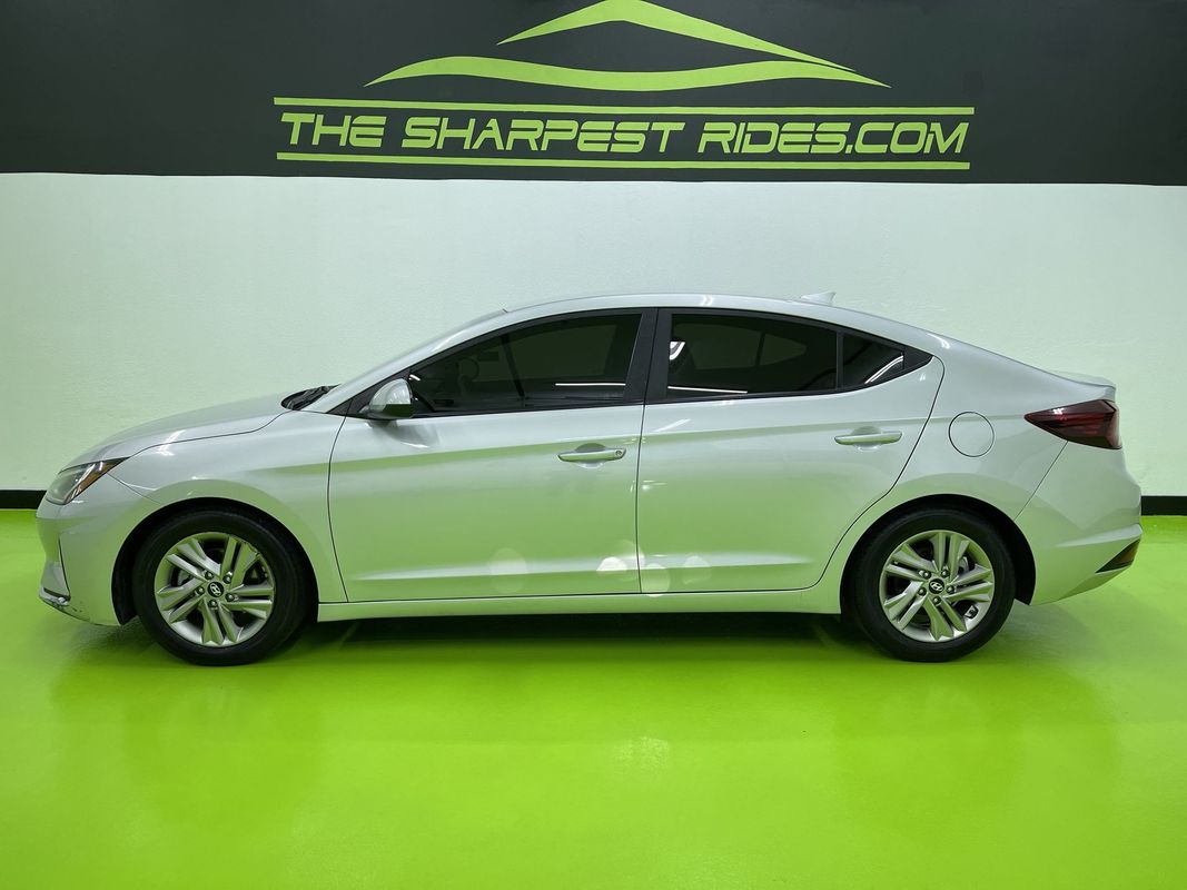 Vehicle image 8 of 28