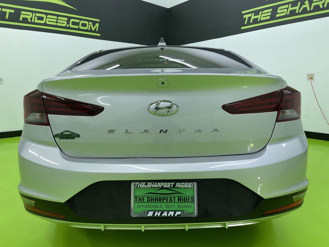 Vehicle image 10 of 28