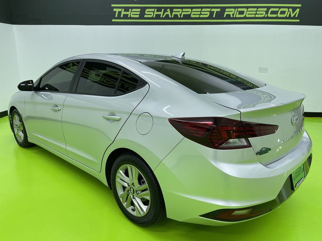Vehicle image 7 of 28
