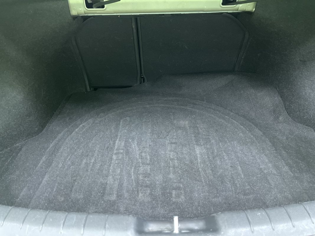 Vehicle image 26 of 28