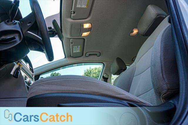 Vehicle image 33 of 40