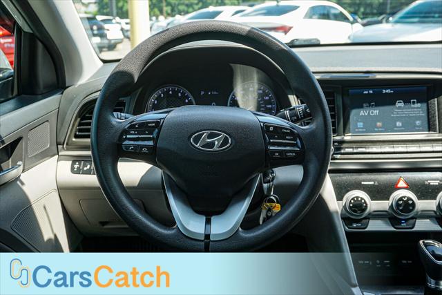 Vehicle image 27 of 40