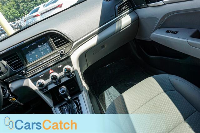Vehicle image 28 of 40