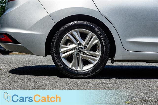 Vehicle image 20 of 40