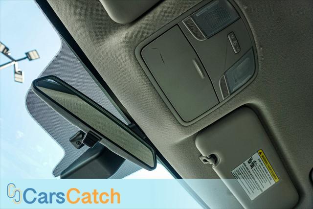Vehicle image 34 of 40
