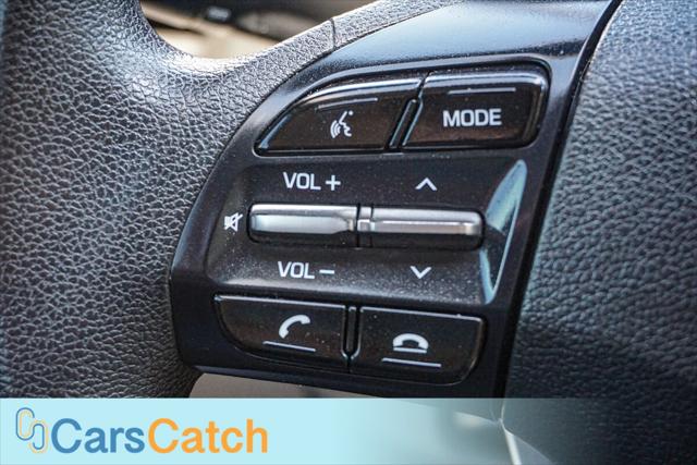 Vehicle image 35 of 40