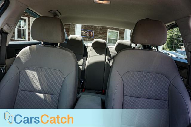 Vehicle image 23 of 40