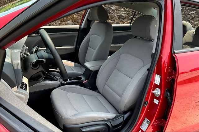 Vehicle image 8 of 32