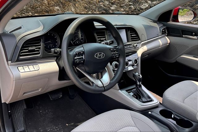 Vehicle image 15 of 32