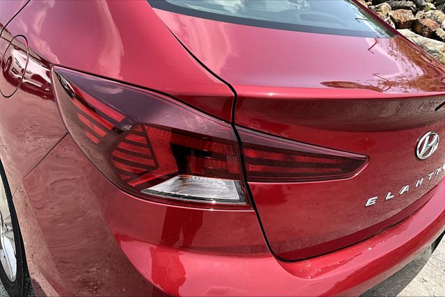Vehicle image 28 of 32