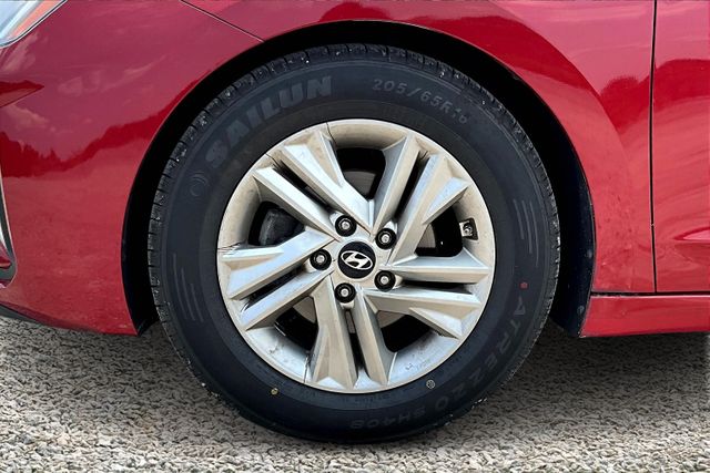 Vehicle image 13 of 32