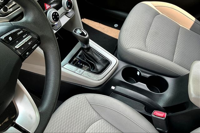 Vehicle image 16 of 32