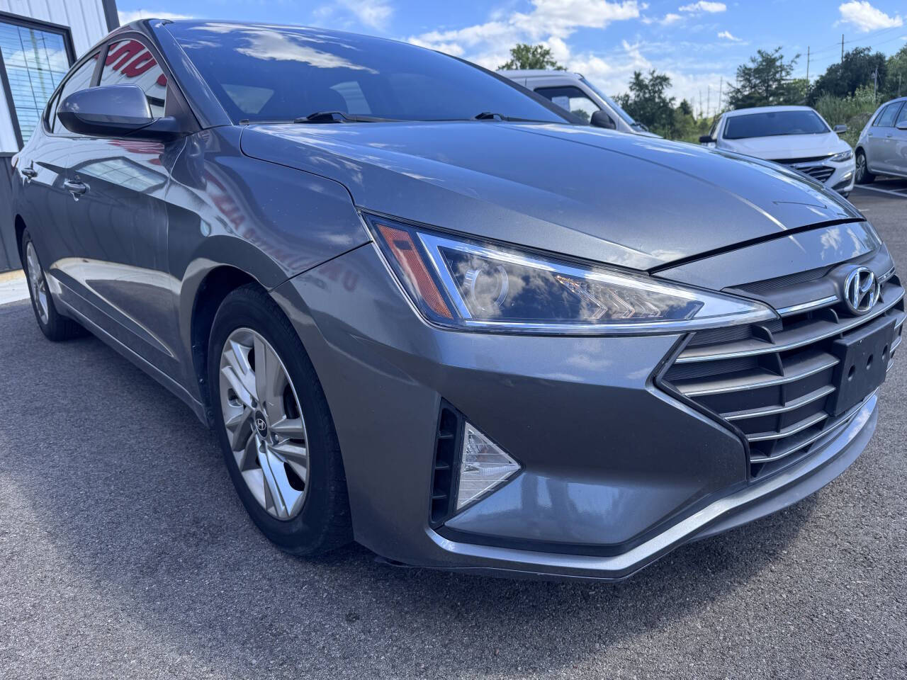 2019 Hyundai Elantra SEL Image 3 of 22
