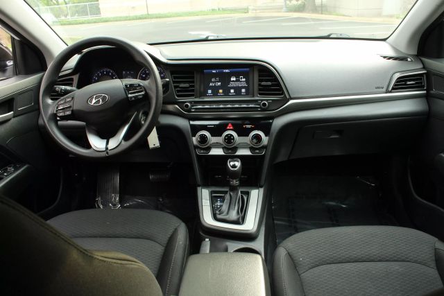 Vehicle image 21 of 44
