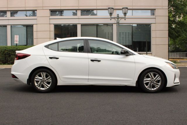 Vehicle image 4 of 44