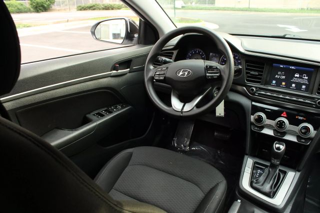 Vehicle image 22 of 44
