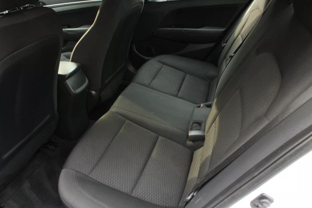 Vehicle image 18 of 44