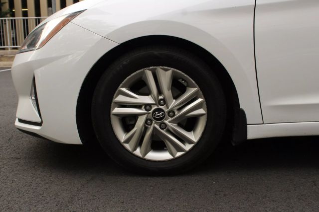 Vehicle image 10 of 44