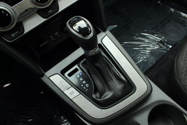 Vehicle image 40 of 44