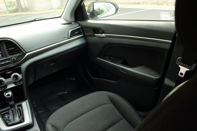 Vehicle image 23 of 44