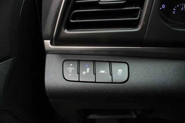 Vehicle image 35 of 44