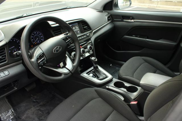 Vehicle image 11 of 44