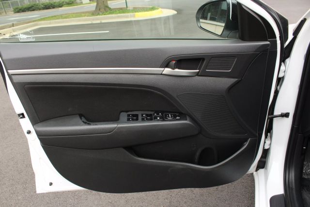 Vehicle image 12 of 44