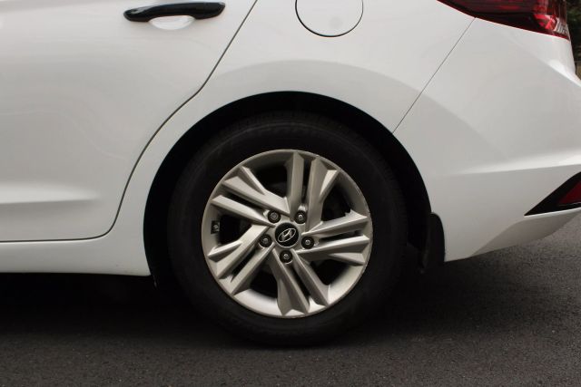 Vehicle image 9 of 44