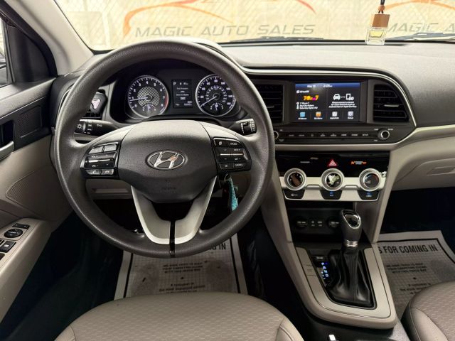 Vehicle image 29 of 47