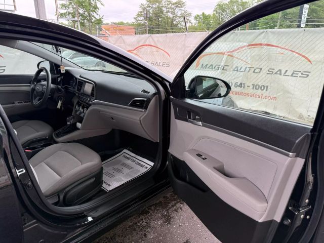 Vehicle image 24 of 47