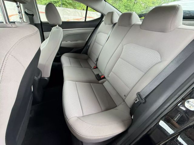 Vehicle image 19 of 47