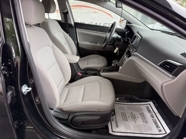 Vehicle image 25 of 47