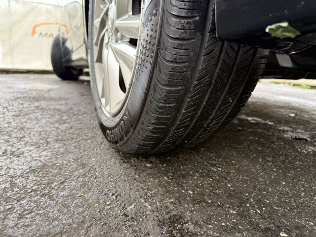 Vehicle image 41 of 47