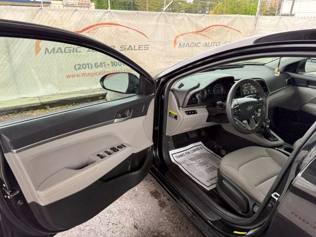 Vehicle image 14 of 47