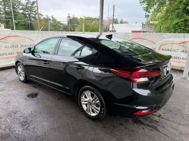 Vehicle image 11 of 47