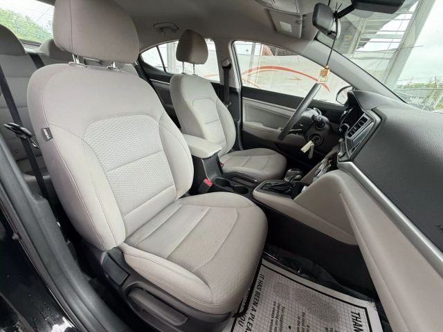 Vehicle image 26 of 47