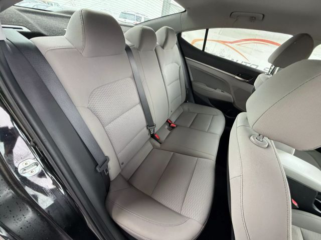 Vehicle image 23 of 47