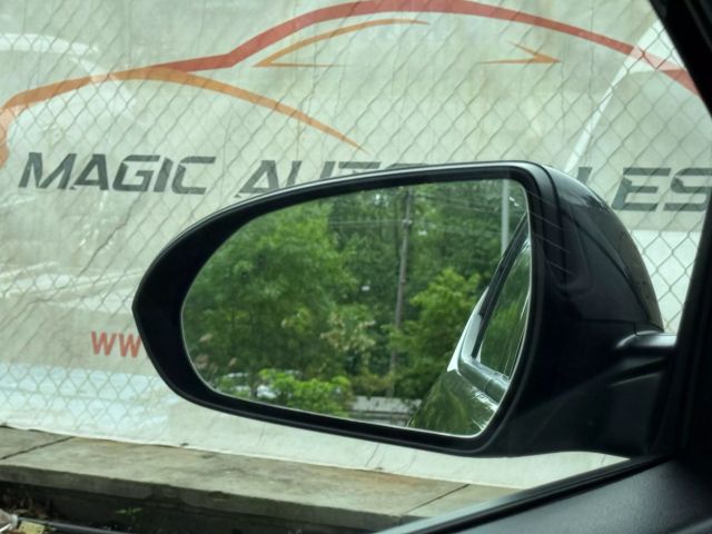 Vehicle image 34 of 47