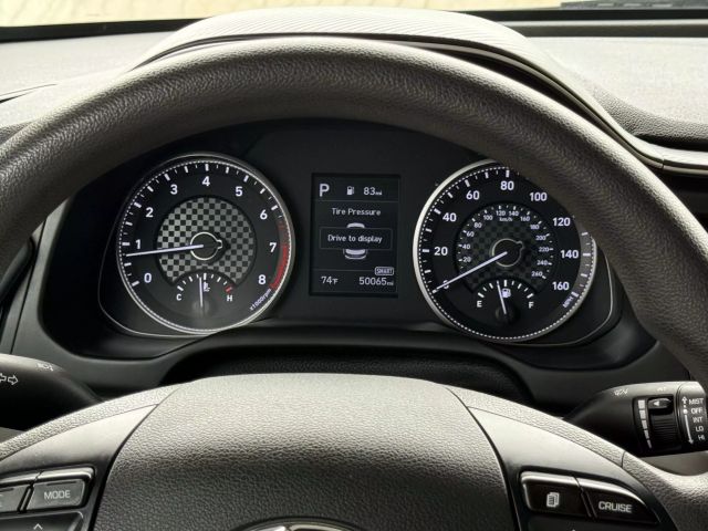 Vehicle image 33 of 47