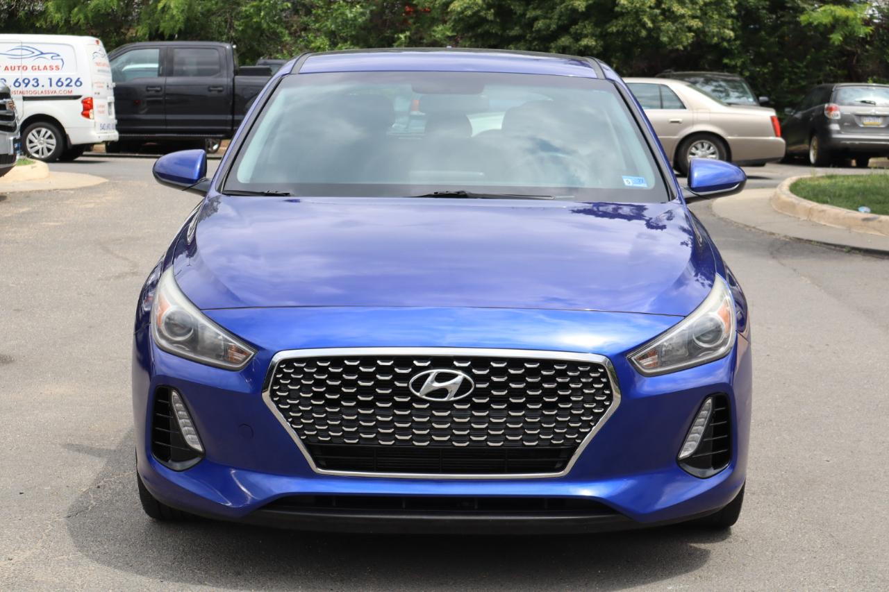 2019 Hyundai Elantra GT Base Image 2 of 26