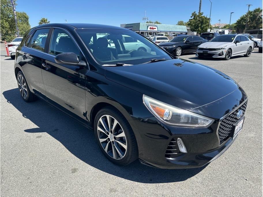 2019 Hyundai Elantra GT Base Image 3 of 19