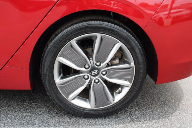 Vehicle image 41 of 42