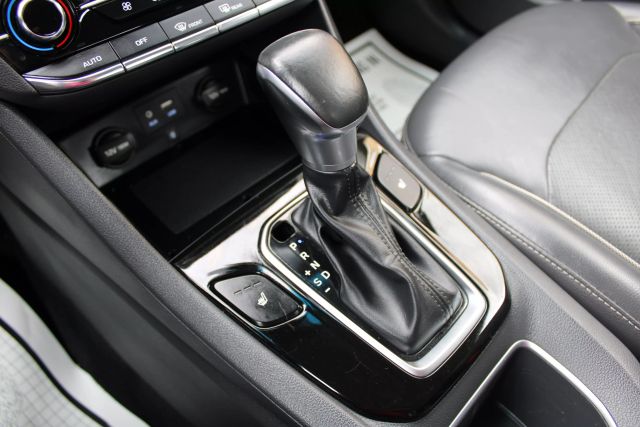 Vehicle image 23 of 42