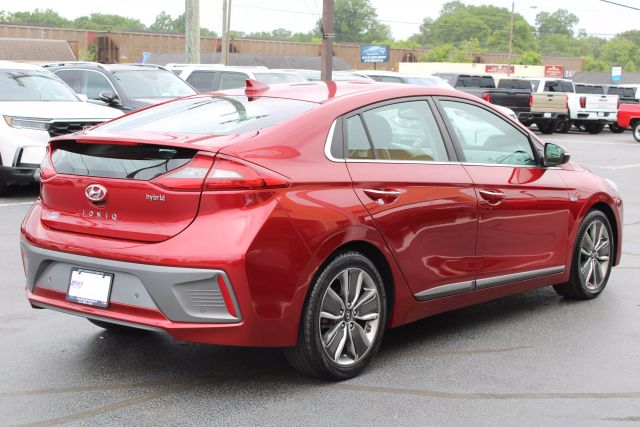Vehicle image 4 of 42
