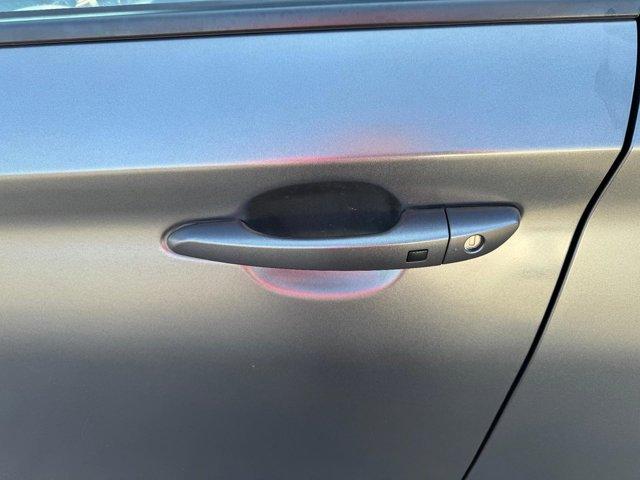 Vehicle image 14 of 42