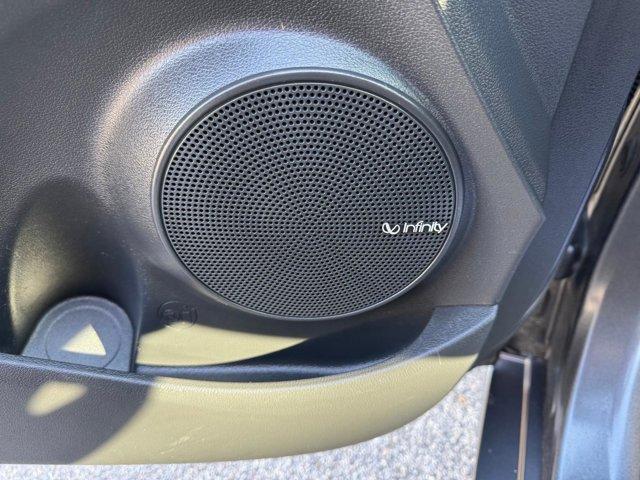 Vehicle image 20 of 42