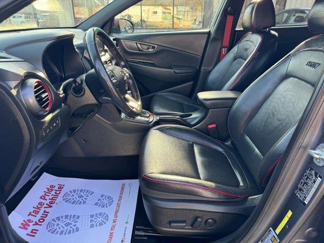 Vehicle image 21 of 42